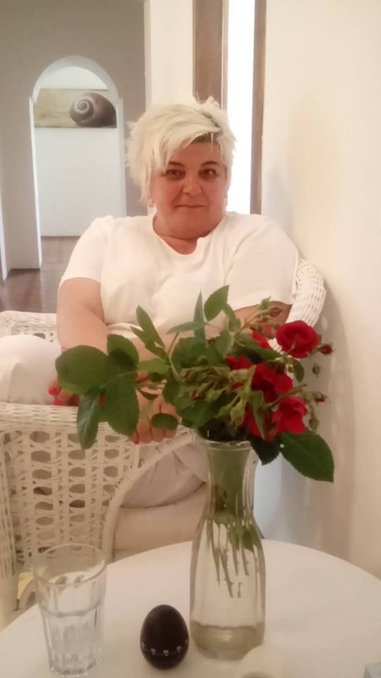 Nadija Nováková s květinami